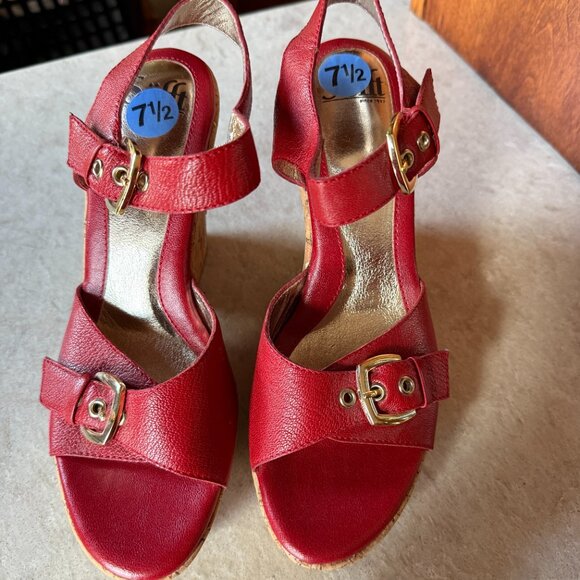 Sofft Red Wedge Sandals * Size 7.5 * EUC - Picture 3 of 8